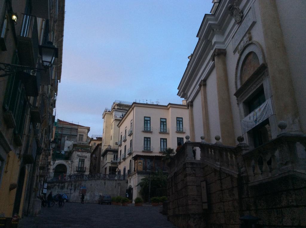 Residenza Guarna Apartment ซาแลร์โน ภายนอก รูปภาพ